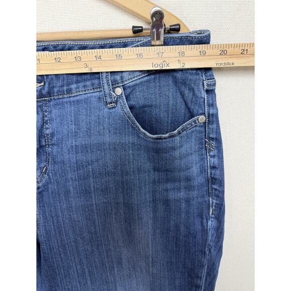 TORRID Distressed Hem Girlfriend Denim Jeans Plus Size 18R Cropped Preppy - Picture 8 of 16